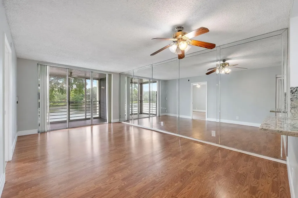9450 Poinciana Place Davie FL 33324