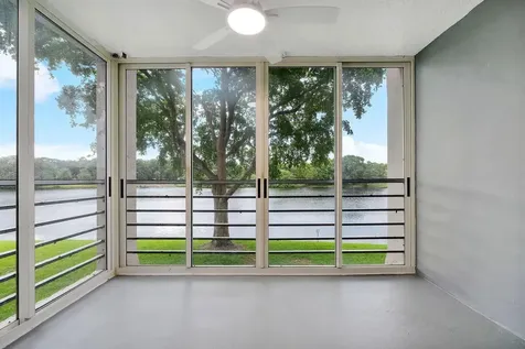 9450 Poinciana Place Davie FL 33324