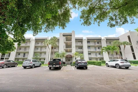 9450 Poinciana Place Davie FL 33324