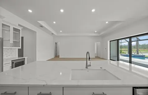 1992 Don Benito Way Naples FL 34120