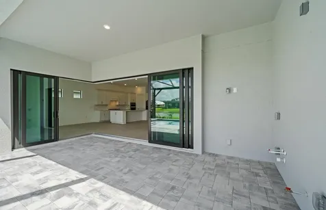 1992 Don Benito Way Naples FL 34120