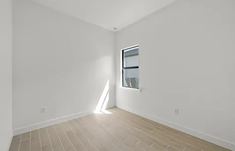 1992 Don Benito Way Naples FL 34120