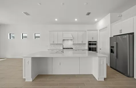 1992 Don Benito Way Naples FL 34120
