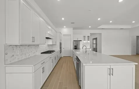 1992 Don Benito Way Naples FL 34120