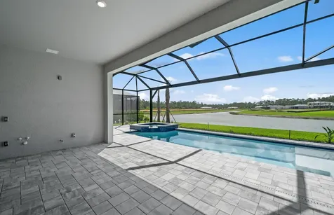 1992 Don Benito Way Naples FL 34120