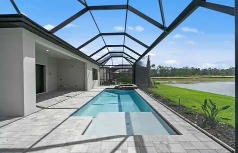 1992 Don Benito Way Naples FL 34120