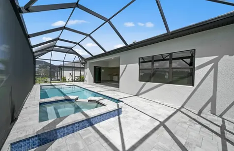 1992 Don Benito Way Naples FL 34120