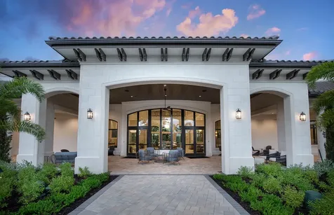 1992 Don Benito Way Naples FL 34120