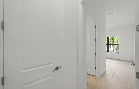 1992 Don Benito Way Naples FL 34120