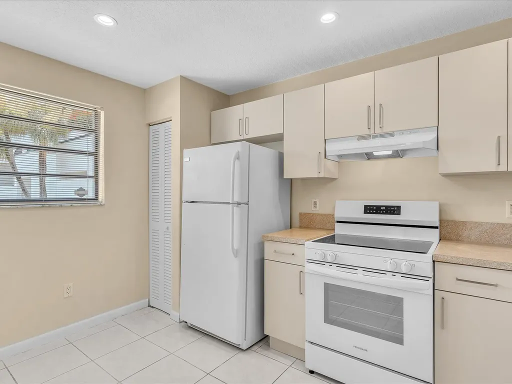 299 NW 36th Avenue Deerfield Beach FL 33442