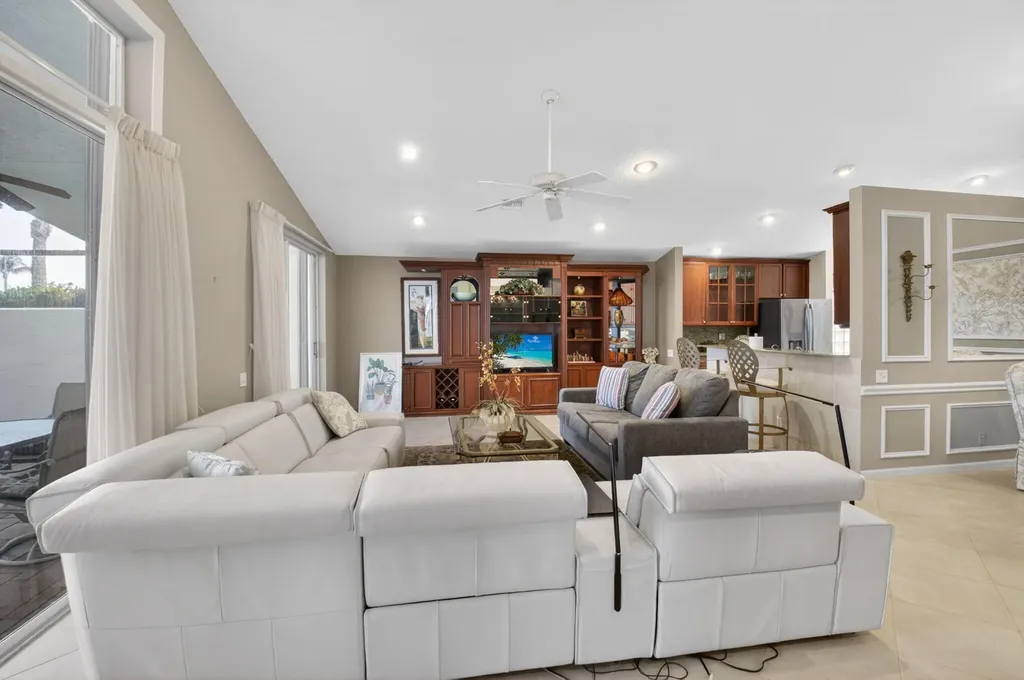 5256 Glenville Drive Boynton Beach FL 33437