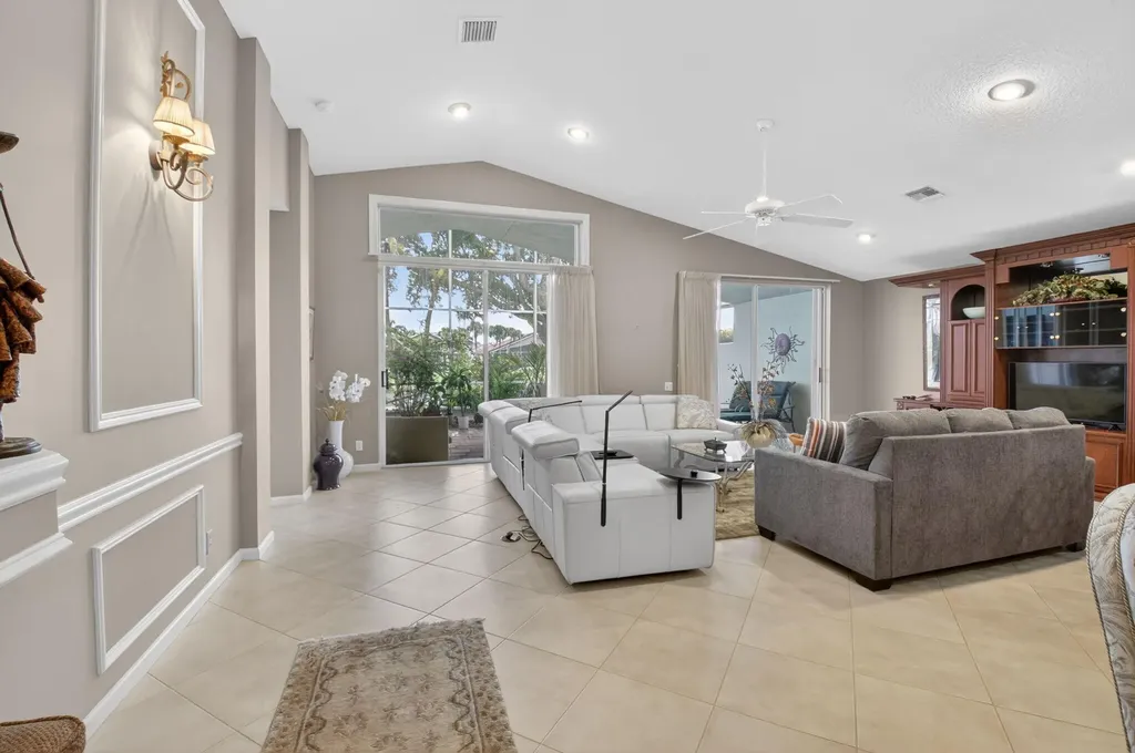 5256 Glenville Drive Boynton Beach FL 33437