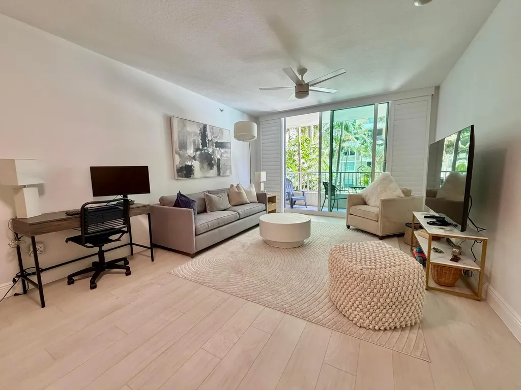 625 Casa Loma Boulevard Boynton Beach FL 33435