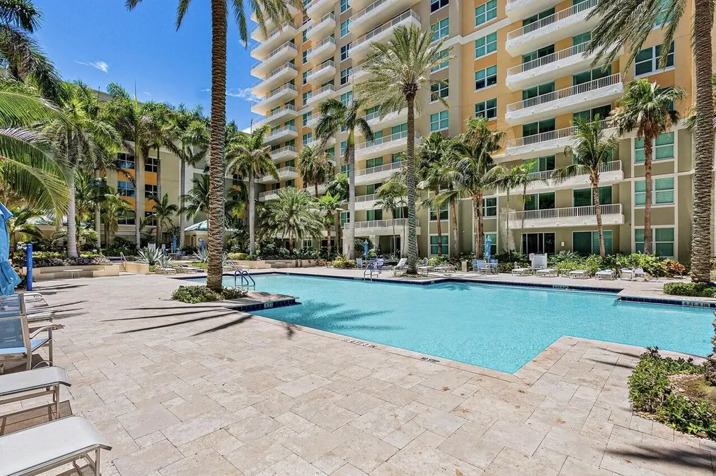 625 Casa Loma Boulevard Boynton Beach FL 33435