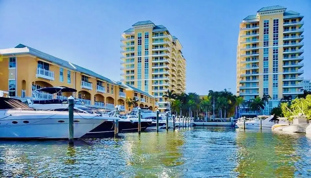 625 Casa Loma Boulevard Boynton Beach FL 33435