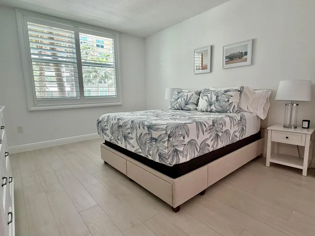625 Casa Loma Boulevard Boynton Beach FL 33435