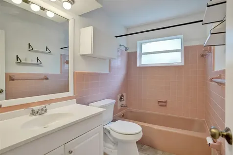 4240 NW 21st Avenue Oakland Park FL 33309