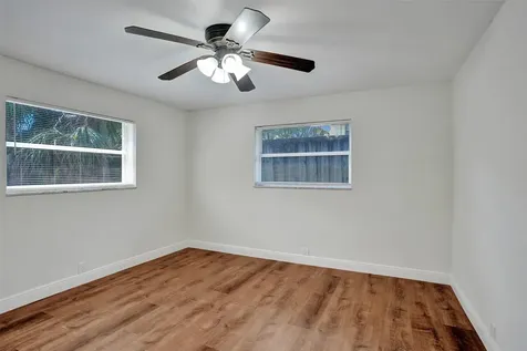 4240 NW 21st Avenue Oakland Park FL 33309