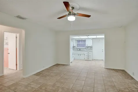 4240 NW 21st Avenue Oakland Park FL 33309
