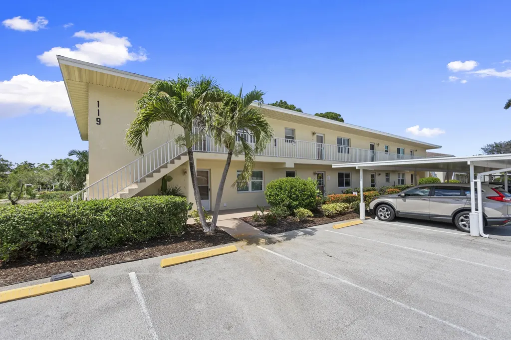 2950 SE Ocean Boulevard Stuart FL 34996