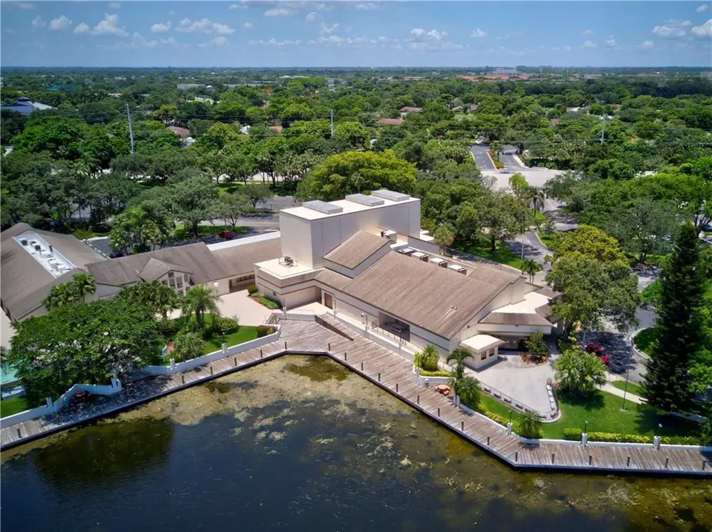 2486 NW 49th Terrace Coconut Creek FL 33063