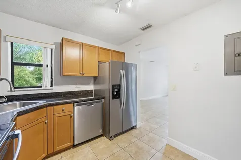 2486 NW 49th Terrace Coconut Creek FL 33063