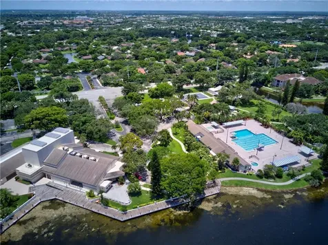 2486 NW 49th Terrace Coconut Creek FL 33063