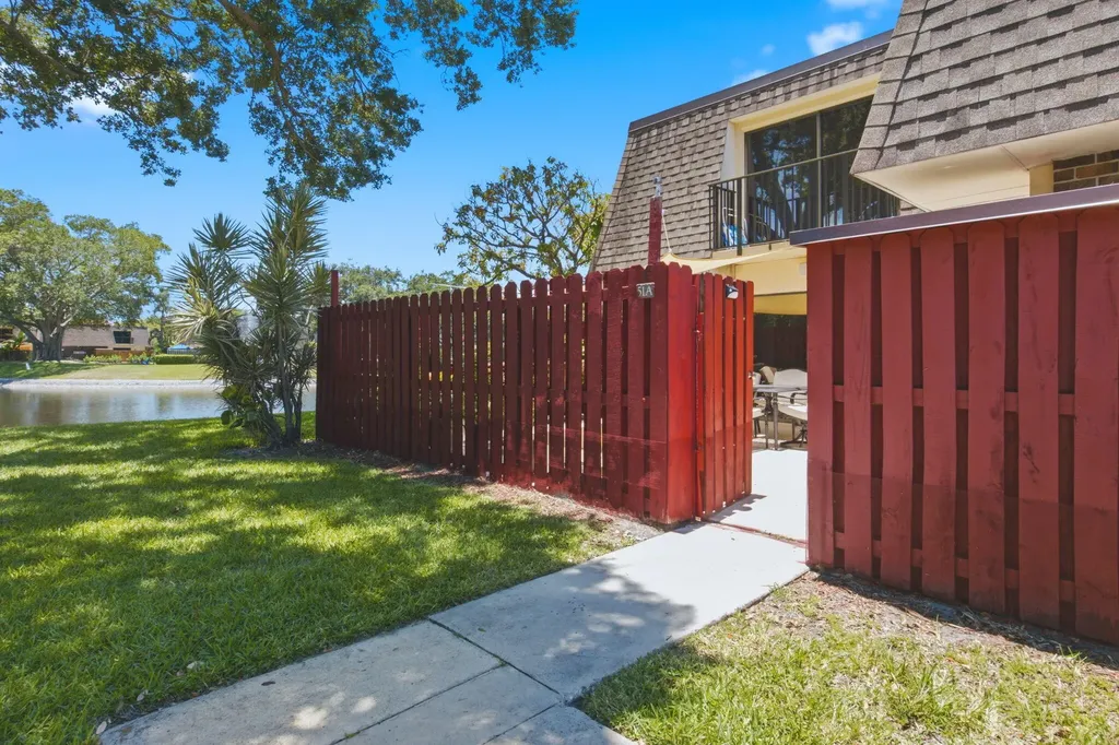 2883 SW 22nd Circle Delray Beach FL 33445