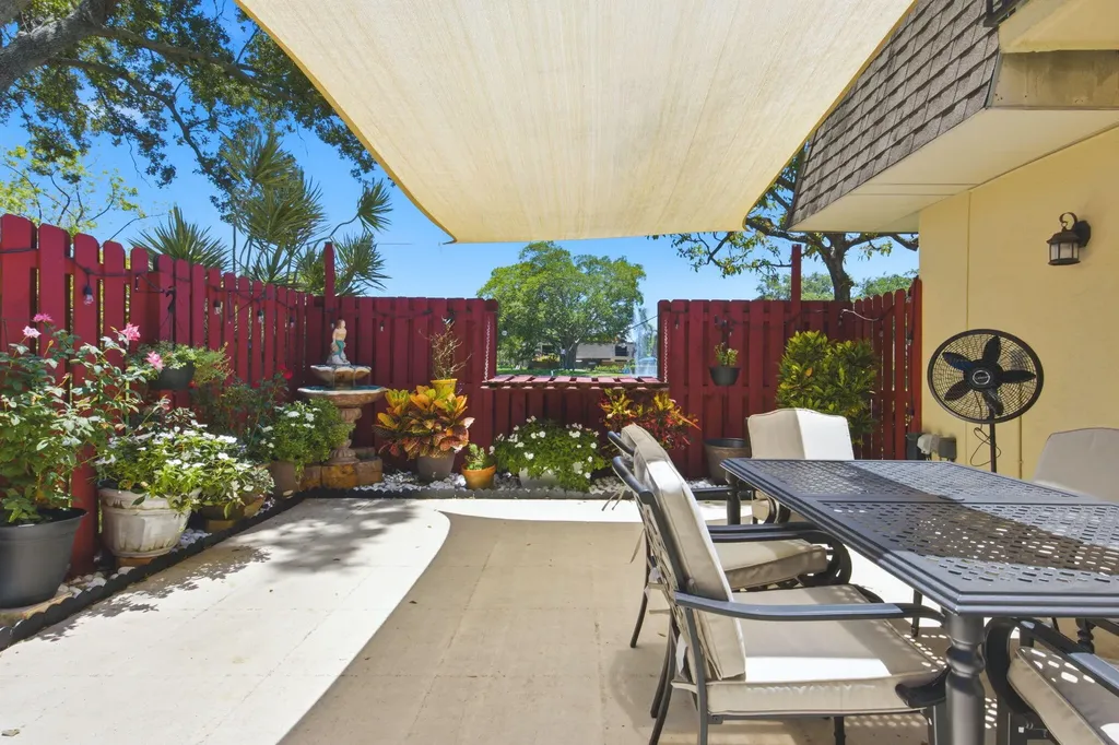 2883 SW 22nd Circle Delray Beach FL 33445