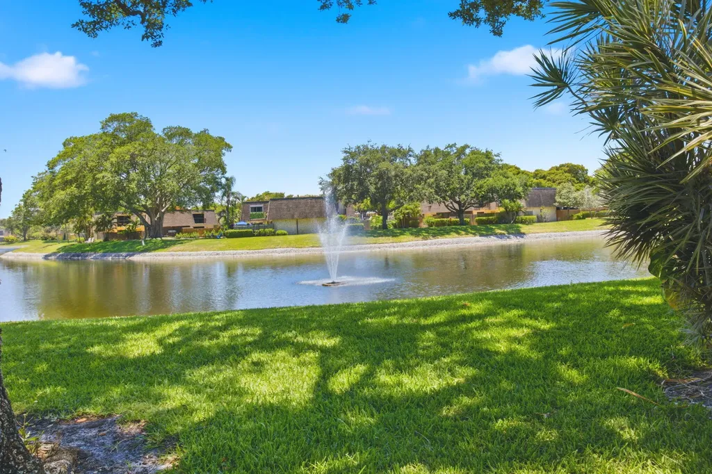 2883 SW 22nd Circle Delray Beach FL 33445