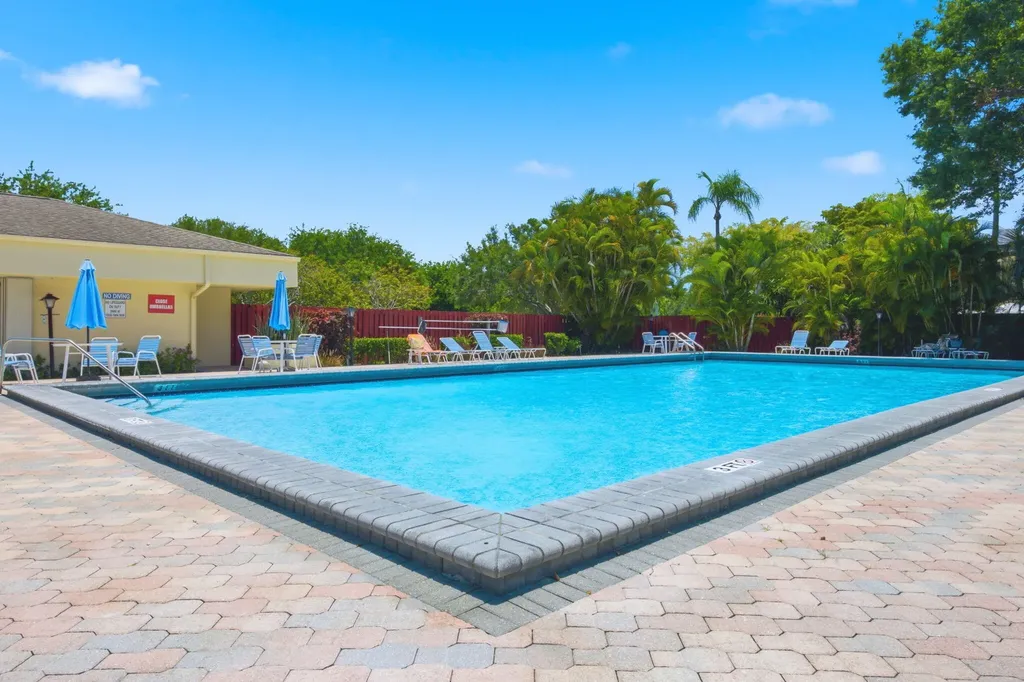 2883 SW 22nd Circle Delray Beach FL 33445