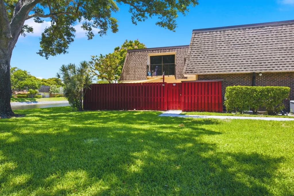2883 SW 22nd Circle Delray Beach FL 33445