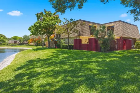 2883 SW 22nd Circle Delray Beach FL 33445