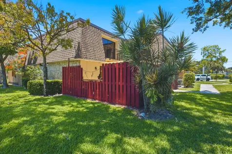 2883 SW 22nd Circle Delray Beach FL 33445