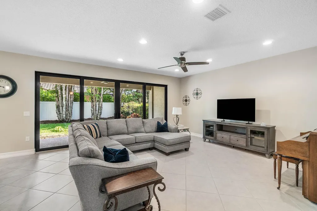 8109 Snowflake Obsidian Trail Delray Beach FL 33446