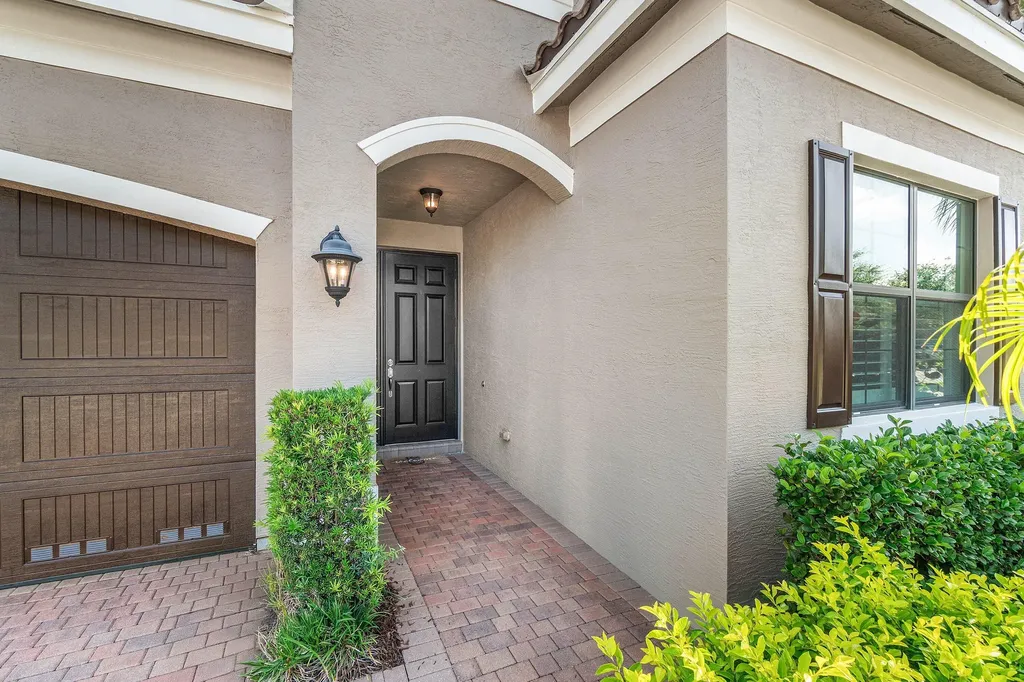 8109 Snowflake Obsidian Trail Delray Beach FL 33446