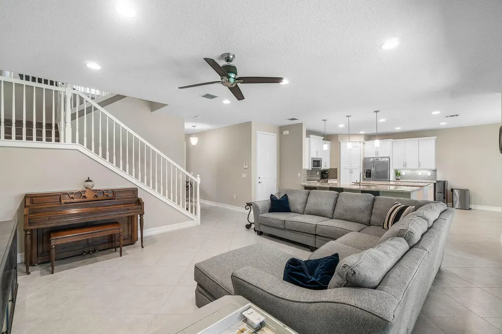 8109 Snowflake Obsidian Trail Delray Beach FL 33446