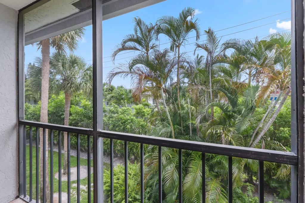 3275 Frederick Boulevard Delray Beach FL 33483