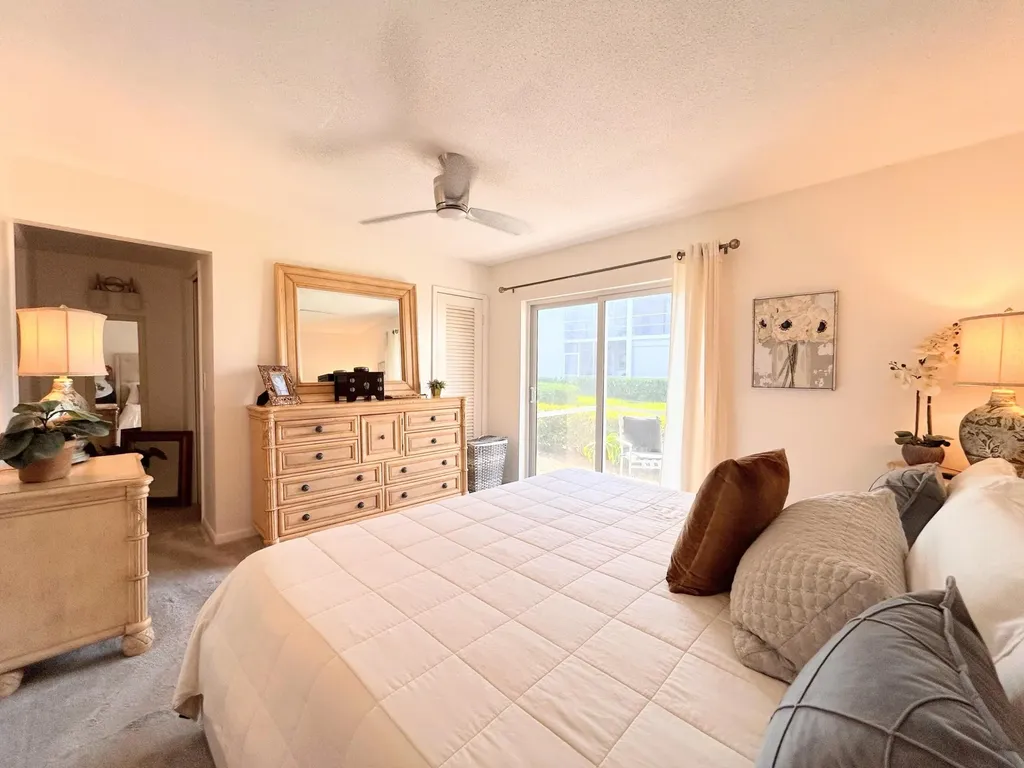 320 Horizons Boynton Beach FL 33435