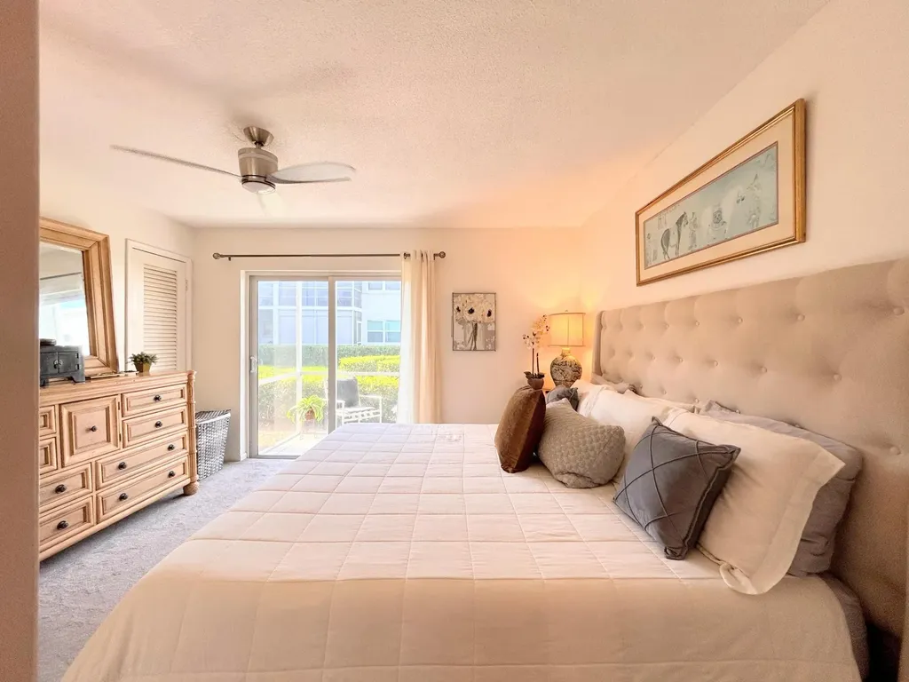 320 Horizons Boynton Beach FL 33435