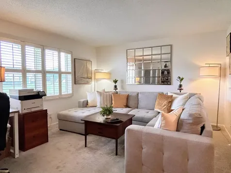 320 Horizons Boynton Beach FL 33435