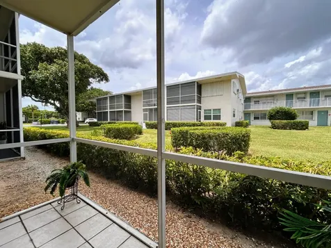 320 Horizons Boynton Beach FL 33435