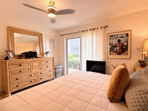 320 Horizons Boynton Beach FL 33435