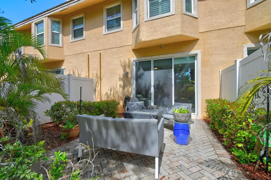 5765 Monterra Club Drive Lake Worth FL 33463