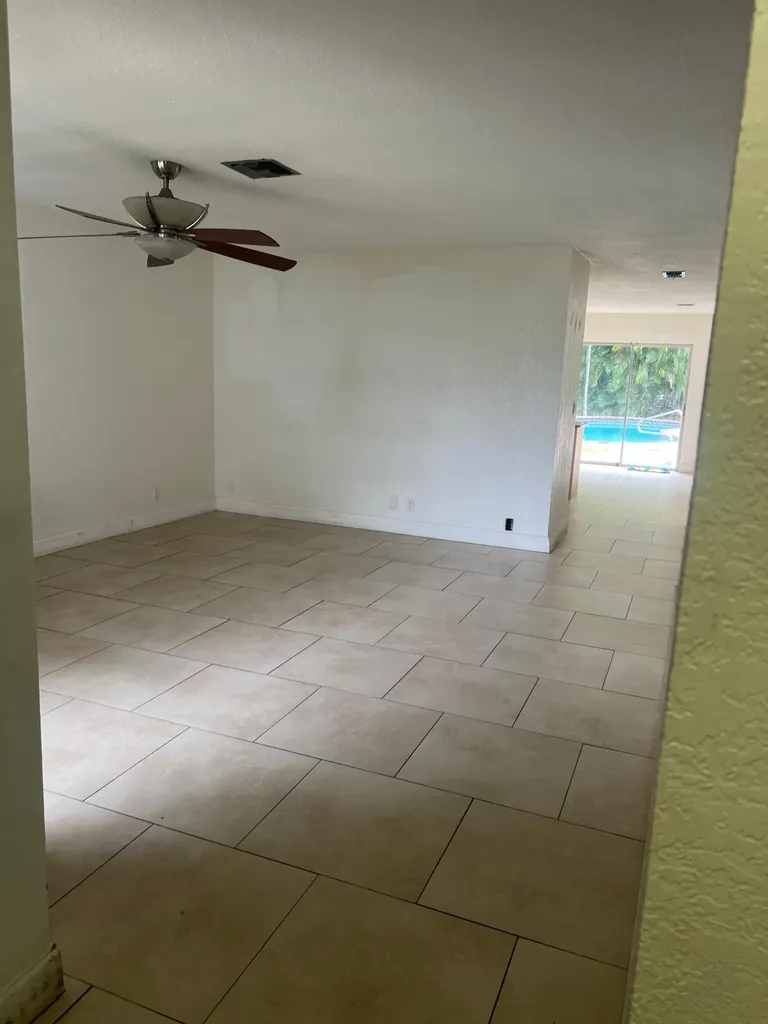 8586 NW 23rd Manor Coral Springs FL 33065