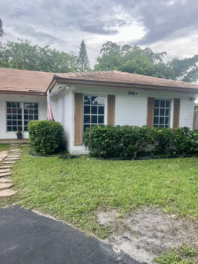 8586 NW 23rd Manor Coral Springs FL 33065