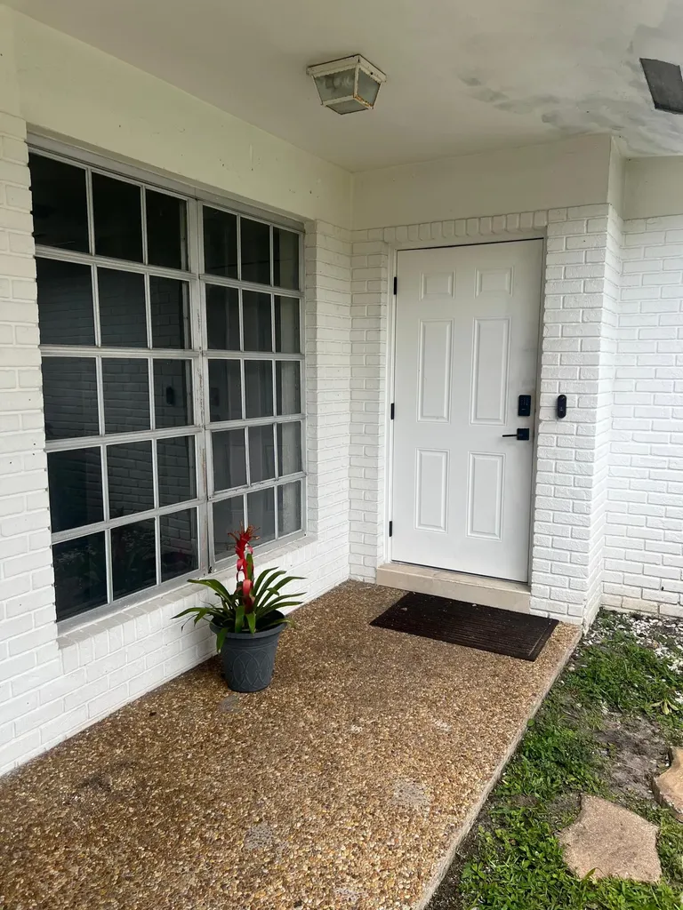 8586 NW 23rd Manor Coral Springs FL 33065