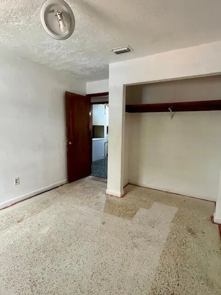3930 NW 207 Street Road Miami Gardens FL 33055