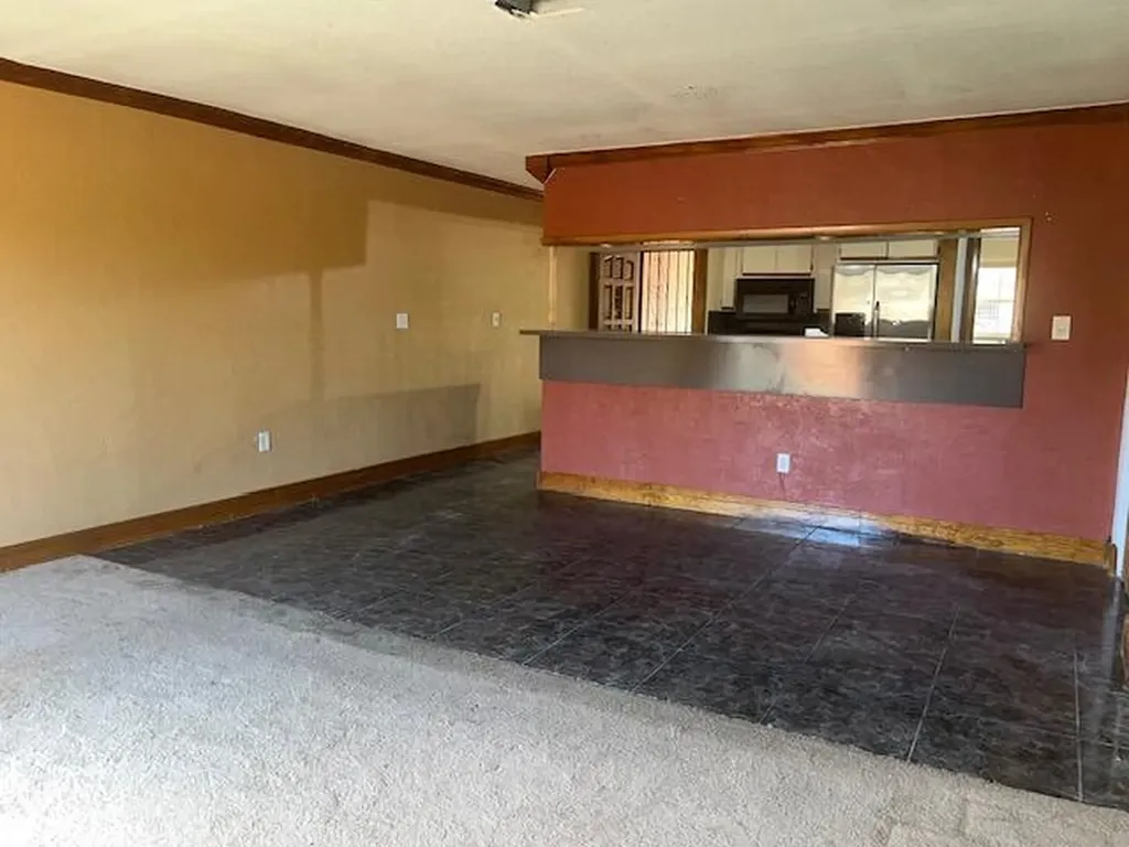 3930 NW 207 Street Road Miami Gardens FL 33055
