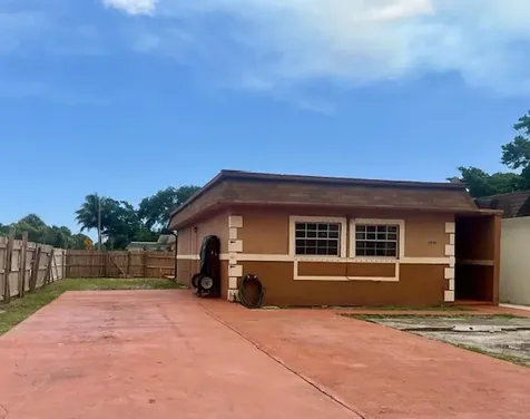 3930 NW 207 Street Road Miami Gardens FL 33055